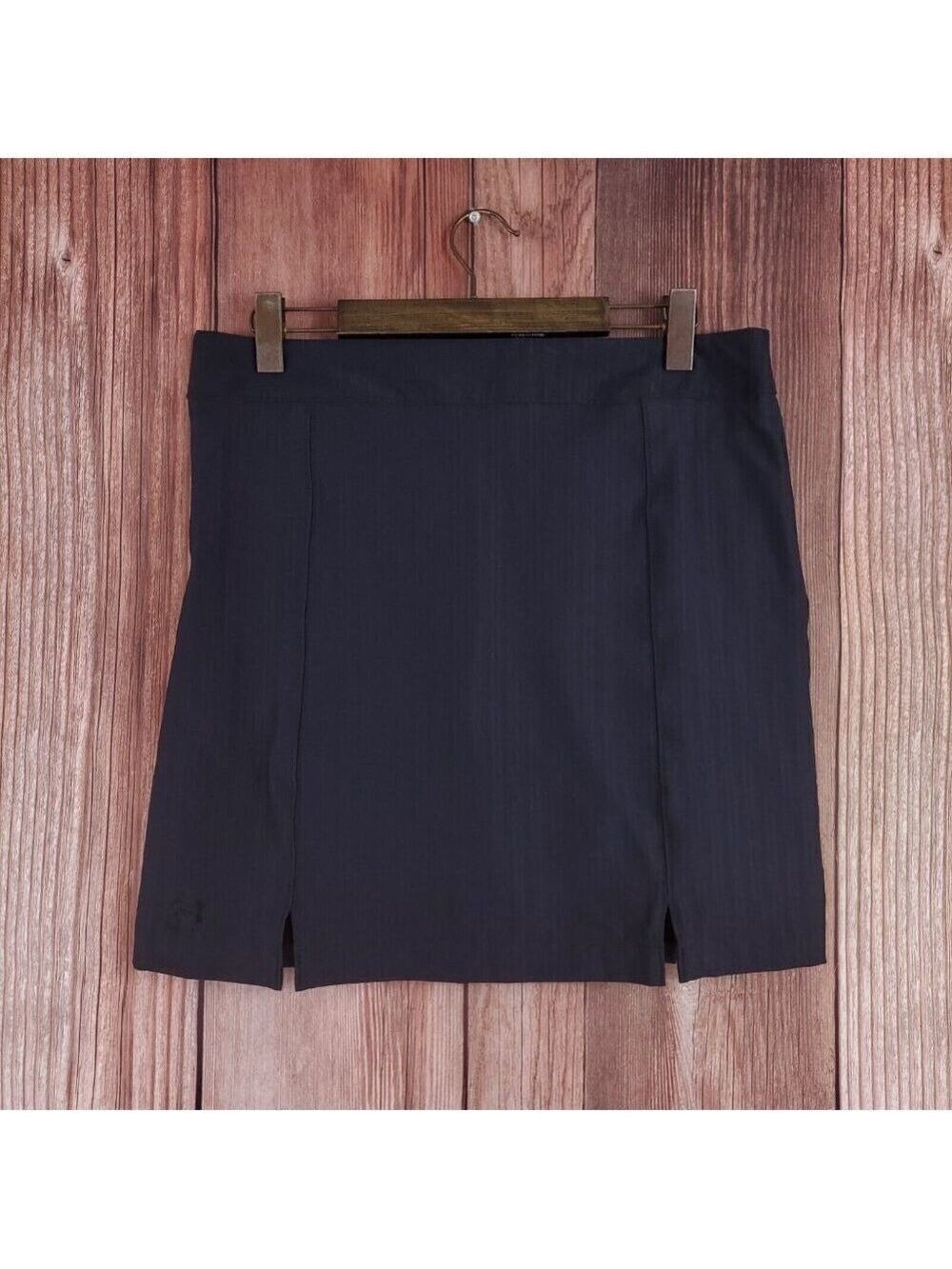 *READ* Vintage 2006 Under Armour Size 12 Golf Low Rise Internal Short Skort